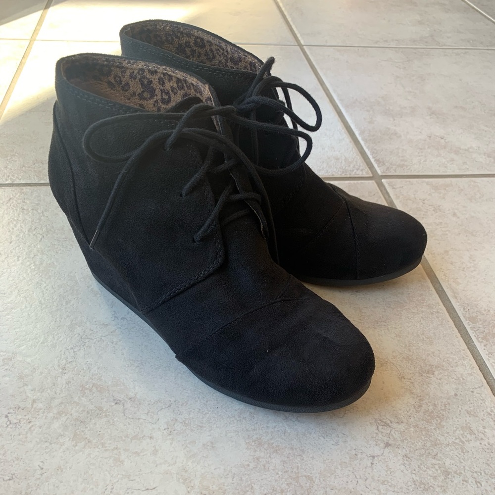 Black lace up wedges